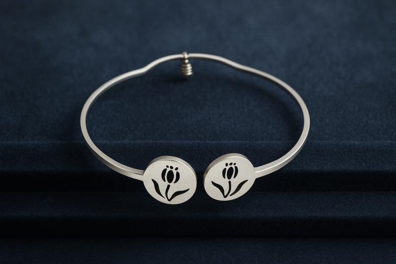 Flora Kiss Bracelet - Image 3