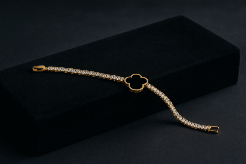 Midnight Clover Elegance Bracelet - Image 2